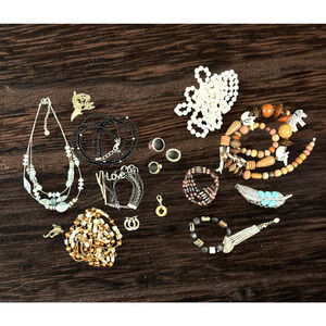 1 lb Lot‎ Wearable Modern Costume Jewelry Silver Rhinestones Beads Some Signed